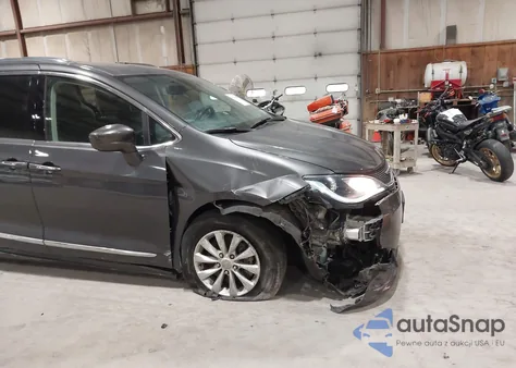 2019 Chrysler Pacifica Touring L из США, поврежденный, VIN 2C4RC1BGXKR715410